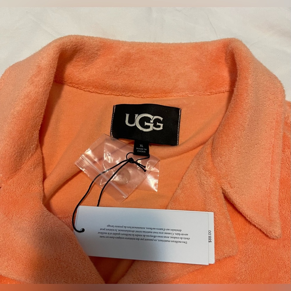 UGG Saniyah Terry Short Sleeves Button Down Crop Top NWT Size XL - Picture 3 of 5
